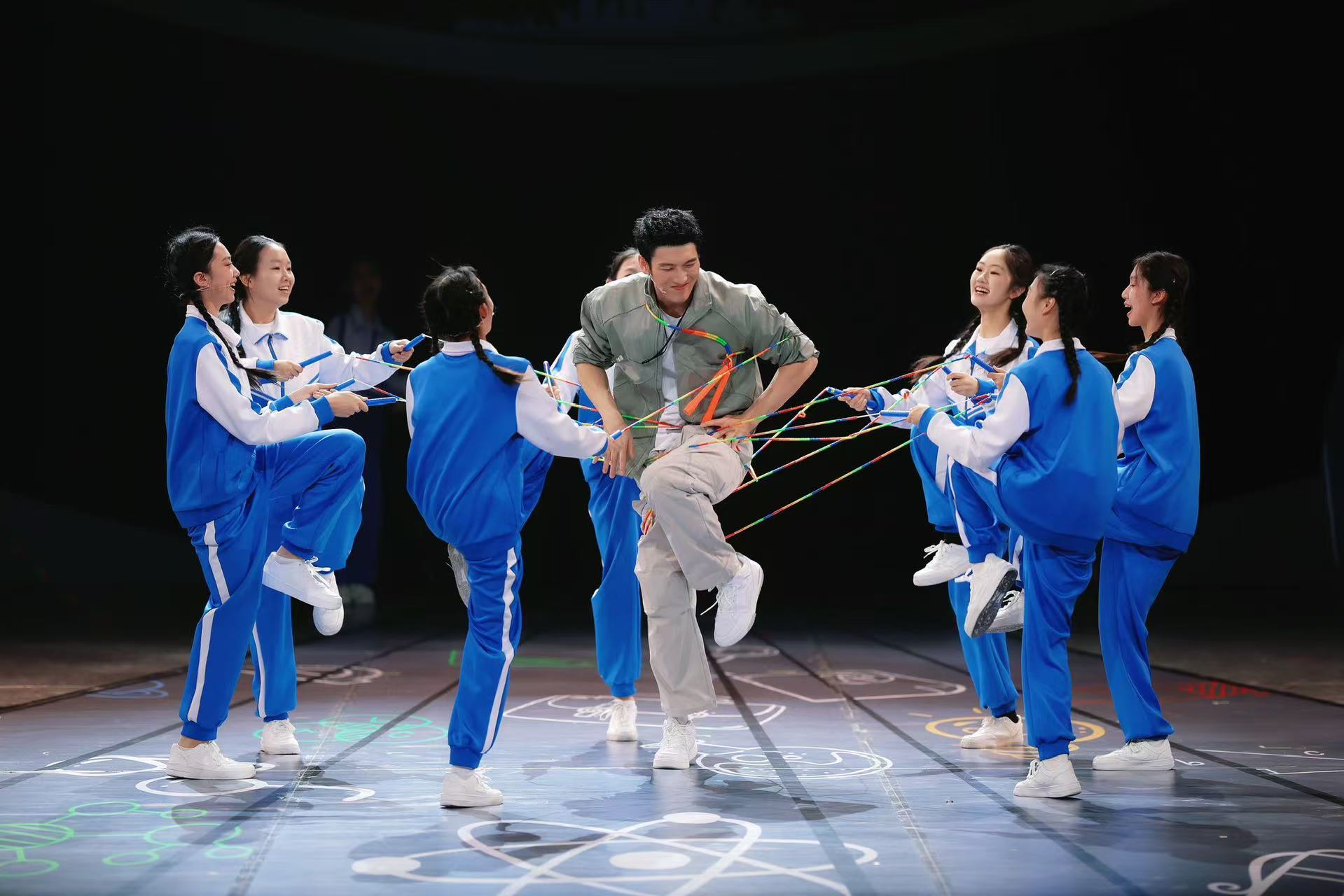 玉见未来·芳华正燃：第四届CEFA“芳华杯” 舞蹈竞赛开幕！